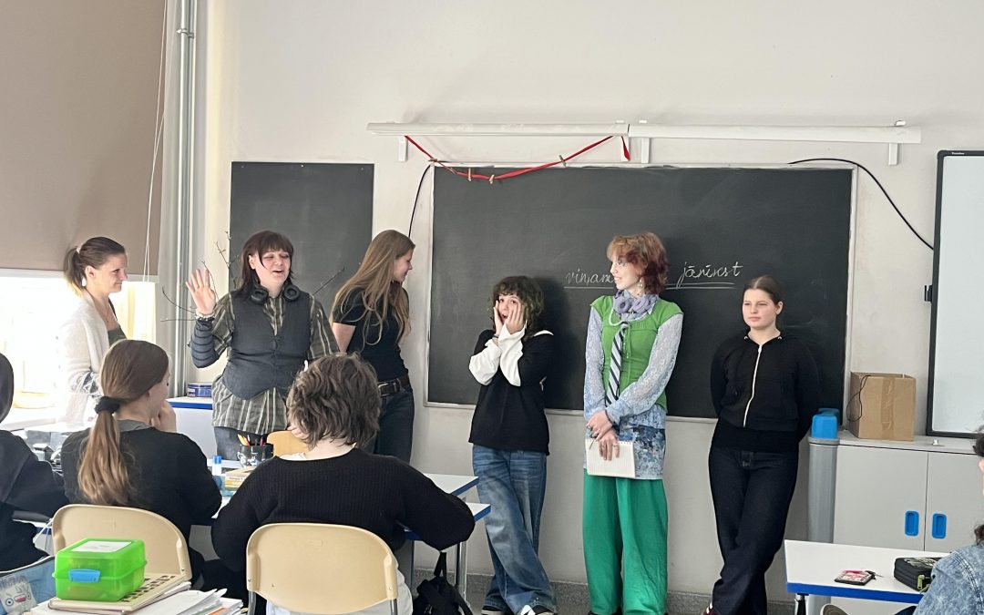 Skolēni dalās pieredzē par projektu un jauniešu iespējām ES